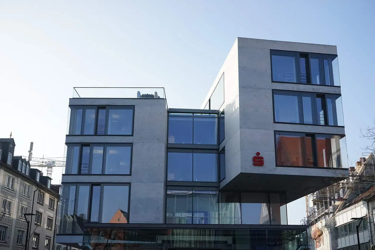 building-271195_1280